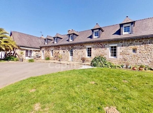 Louargat, Brittany 22540