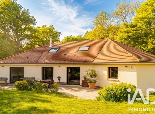 Louviers, Normandy 27400