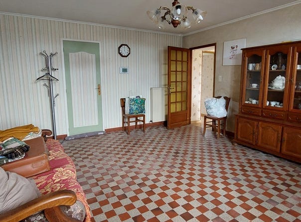 Changé, Pays de la Loire 72560