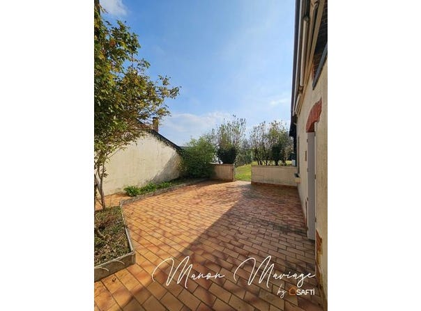 Plesse, Pays de la Loire 44630