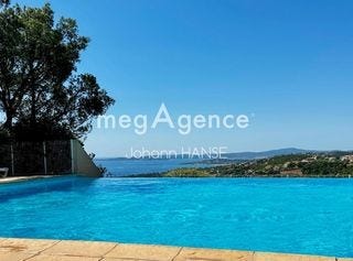 Roquebrune-Sur-Argens, Provence-Alpes-Côte d'Azur 83380