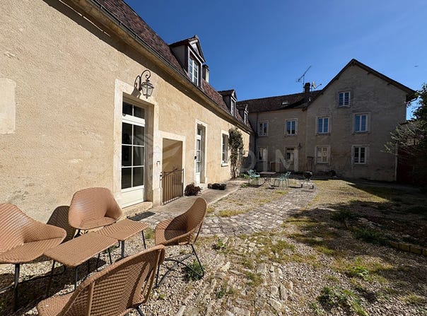Chablis, Burgundy 89800