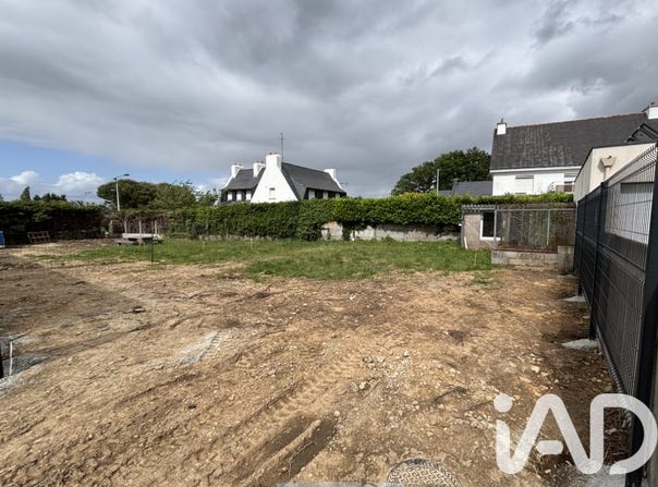 Ploeren, Brittany 56880