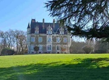 CHATEAU GONTIER, Pays de la Loire 53200