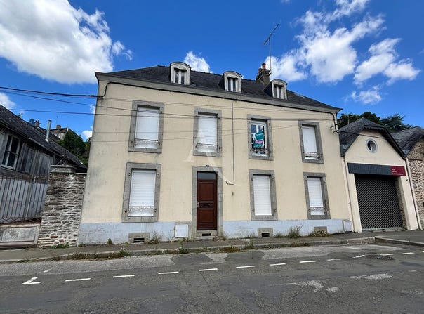 MAYENNE, Pays de la Loire 53100