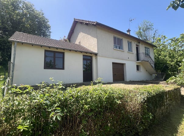 Charolles, Burgundy 71120