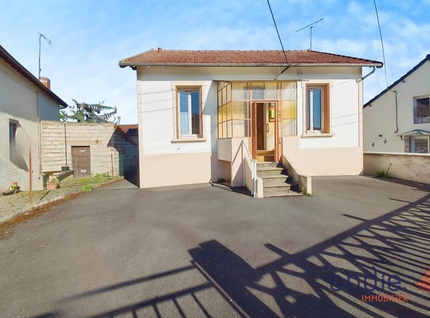 COMMENTRY, Auvergne-Rhône-Alpes 03600