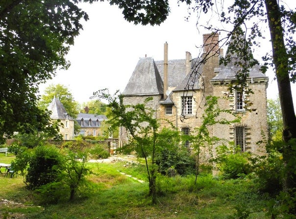 Laval, Pays de la Loire 53000