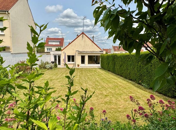 Amiens, Somme 80090
