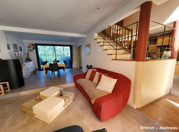 Montsûrs, Pays-de-la-Loire 53150