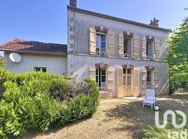 Mailly-le-Château, Bourgogne-Franche-Comté 89660