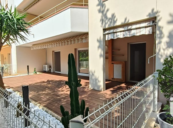 Hyères, Provence-Alpes-Côte d'Azur 83400