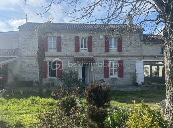 Valence, Occitanie 82400
