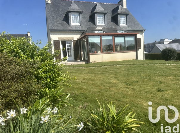 Plouaret, Brittany 22420