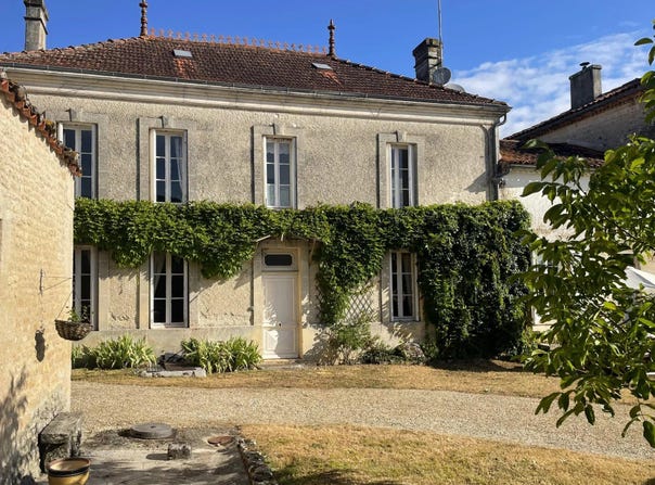 Saint-Pierre-de-Juillers, Poitou-Charentes 17400