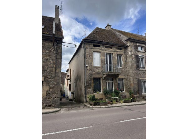 ARNAY LE DUC, Bourgogne-Franche-Comté 21230
