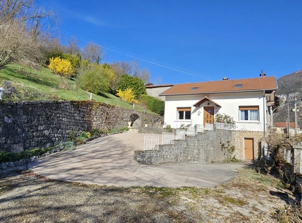 Tenay, Auvergne-Rhône-Alpes 01230