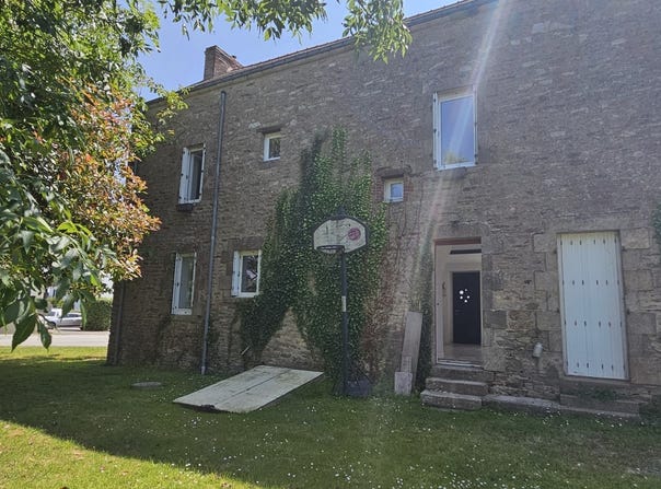 Nivillac, Brittany 56130