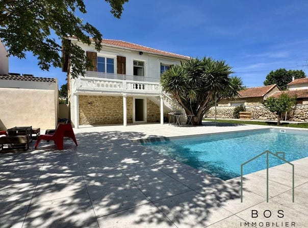 Salon De Provence, Provence-Alpes-Côte d'Azur 13300
