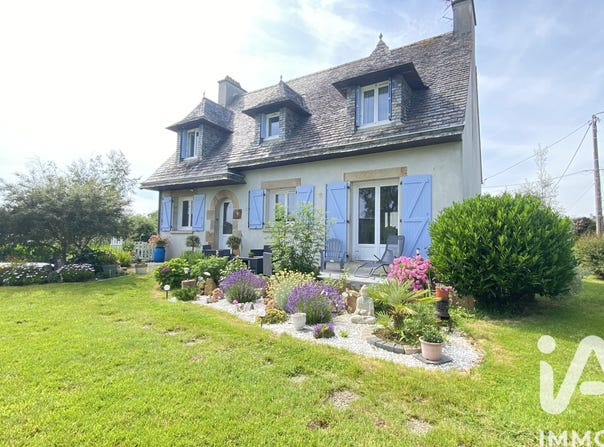 Plouigneau, Brittany 29610