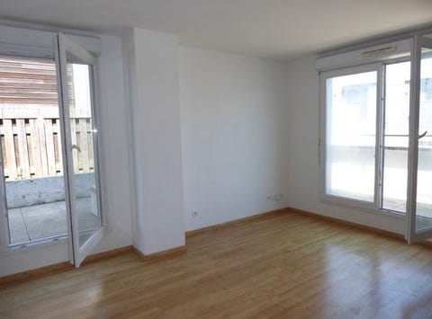 LUCE, Centre 28110