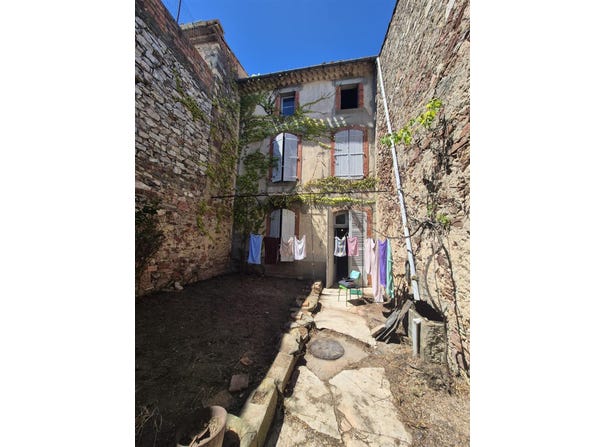 Caunes-Minervois, Languedoc-Roussillon 11160