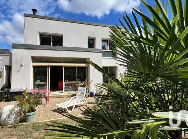 Arradon, Brittany 56610