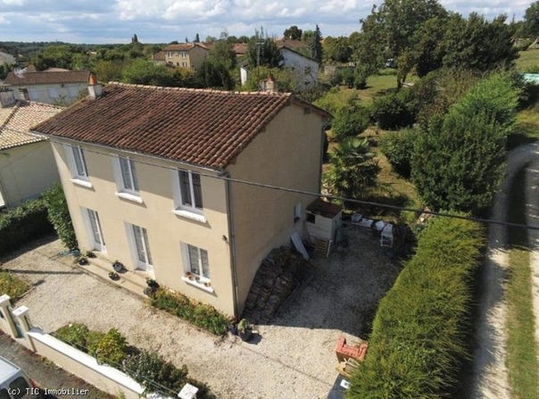 Charroux, Poitou-Charentes 86250