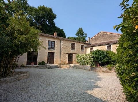 Nanteuil-En-Vallee, Charente
