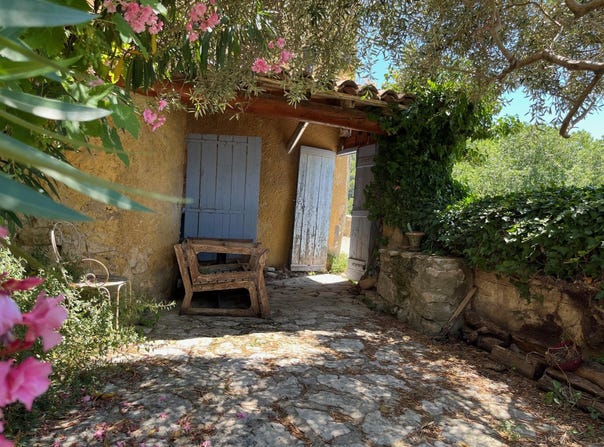 La Roque-sur-Pernes, Provence-Alpes-Côte-d'Azur 84210