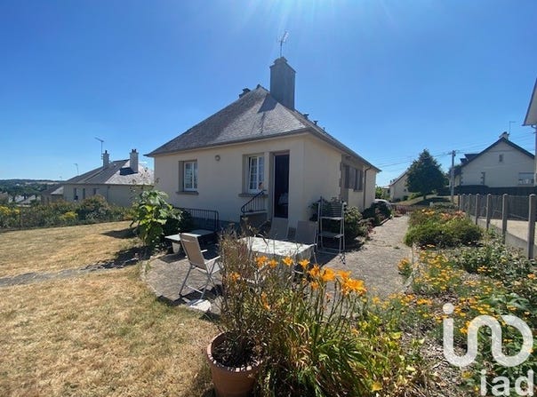 Iffendic, Brittany 35750