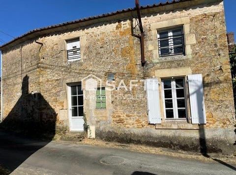 Bazoges-En-Pareds, Pays de la Loire 85390