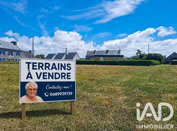 Ploudalmézeau, Brittany 29830
