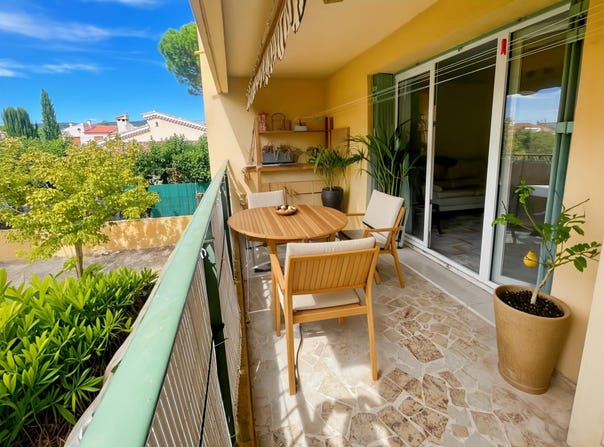Six-Fours-les-Plages, Provence-Alpes-Côte-d'Azur 83140
