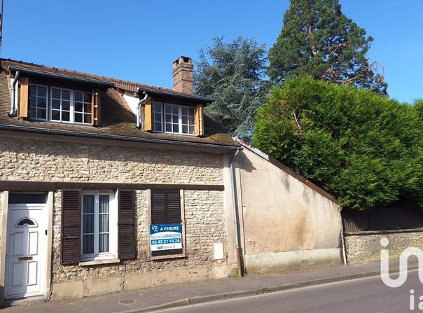 Ménilles, Normandy 27120