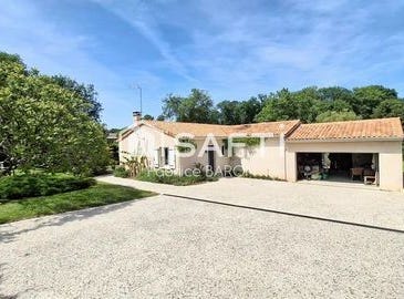 Lavoux, Poitou-Charentes 86800