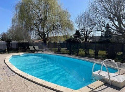 Bazas, Aquitaine 33430