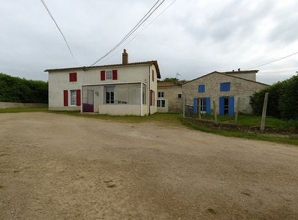 AZAY LE BRULE, Poitou-Charentes 79400
