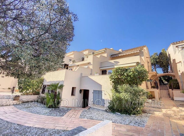 Grimaud, Provence-Alpes-Côte-d'Azur 83310