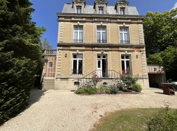 Troyes, Aube 10000