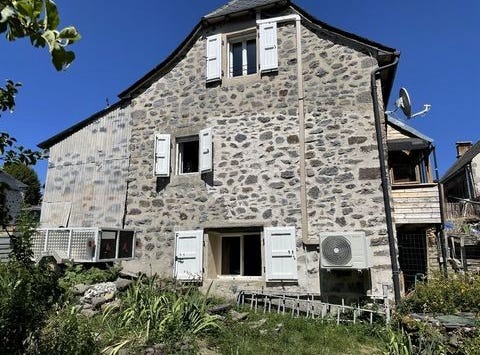 LACAPELLE BARRES, Auvergne 15230