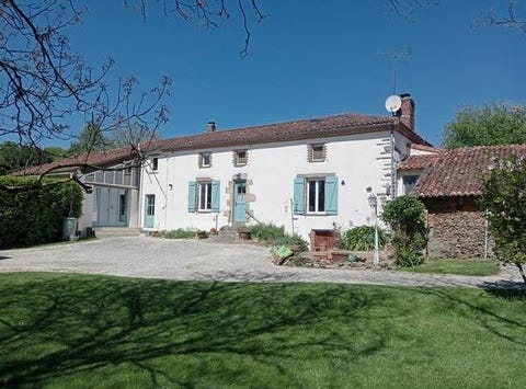 Saint-Paul-En-Gatine, Deux-Sevres