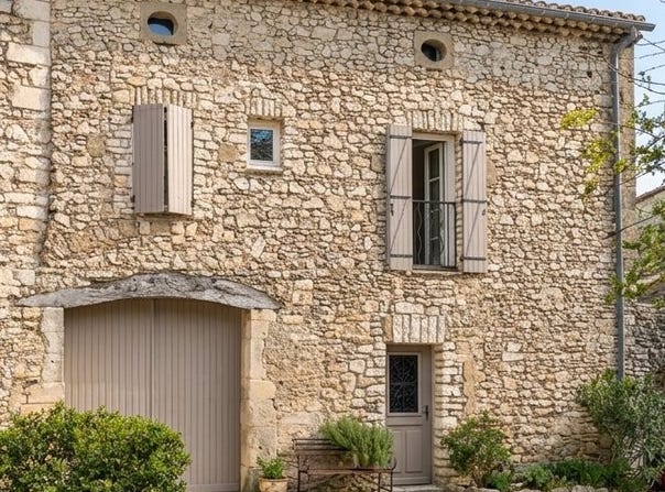 Lussan, Occitanie 30580