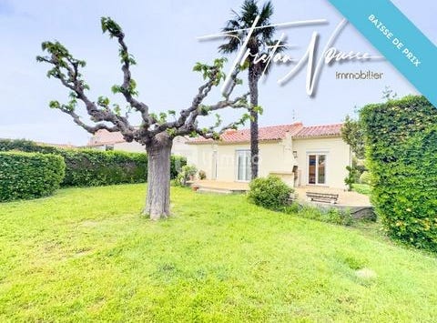 rue des chênes, Alenya, Languedoc-Roussillon 66200