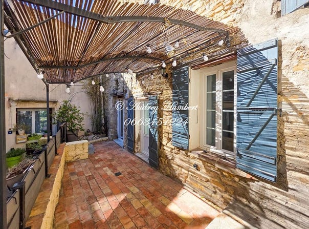Pierrevert, Provence-Alpes-Côte-d'Azur 04860