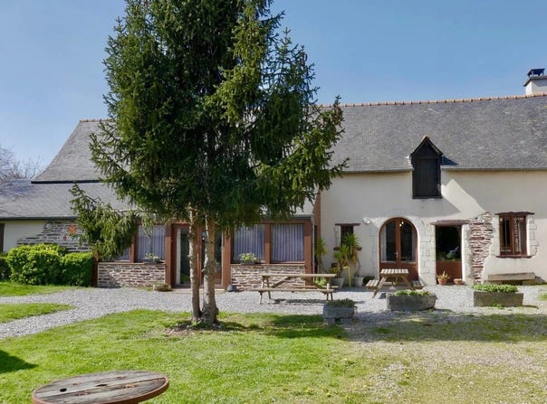 Noyal-Châtillon-sur-Seiche, Brittany 35230