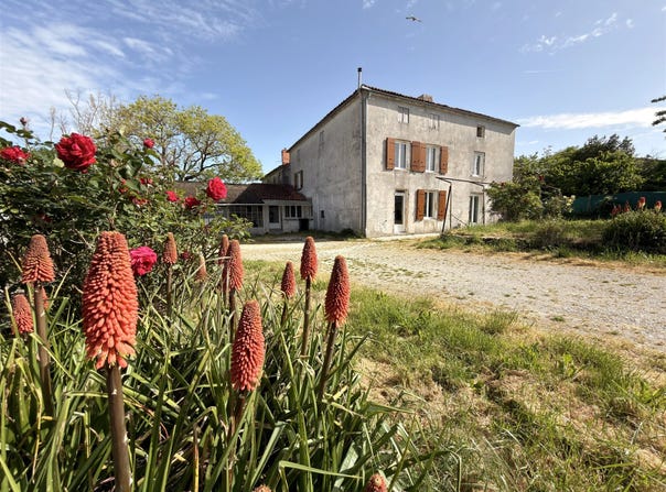 Raix, Poitou-Charentes 16240