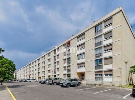 SALON DE PROVENCE, Provence-Alpes-Côte d'Azur 13300