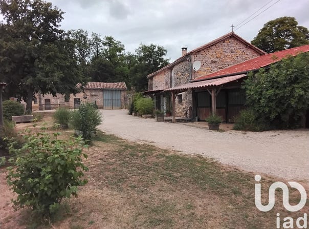 Caylus, Occitanie 82160