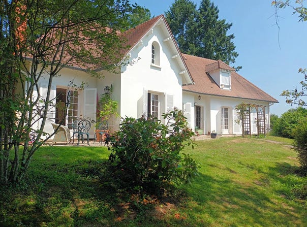 Saint-Vallier, Burgundy 71230